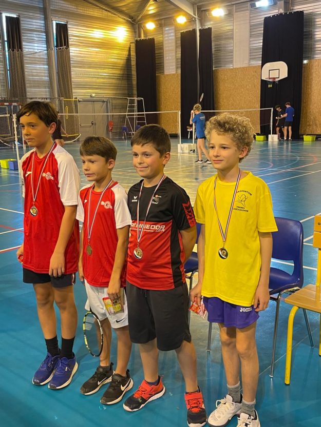 Antoine à droite vainqueur benjamin